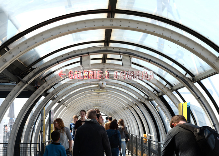 pompidou-glass-walkway