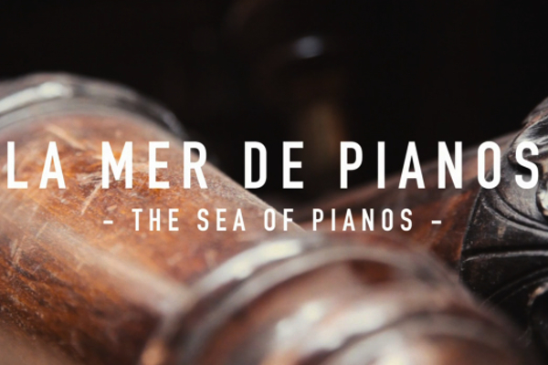 La-mer-de-pianos